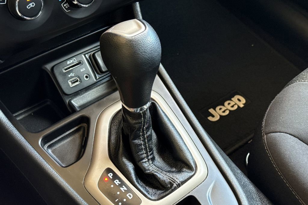 Used 2017 Jeep Cherokee Altitude image 17