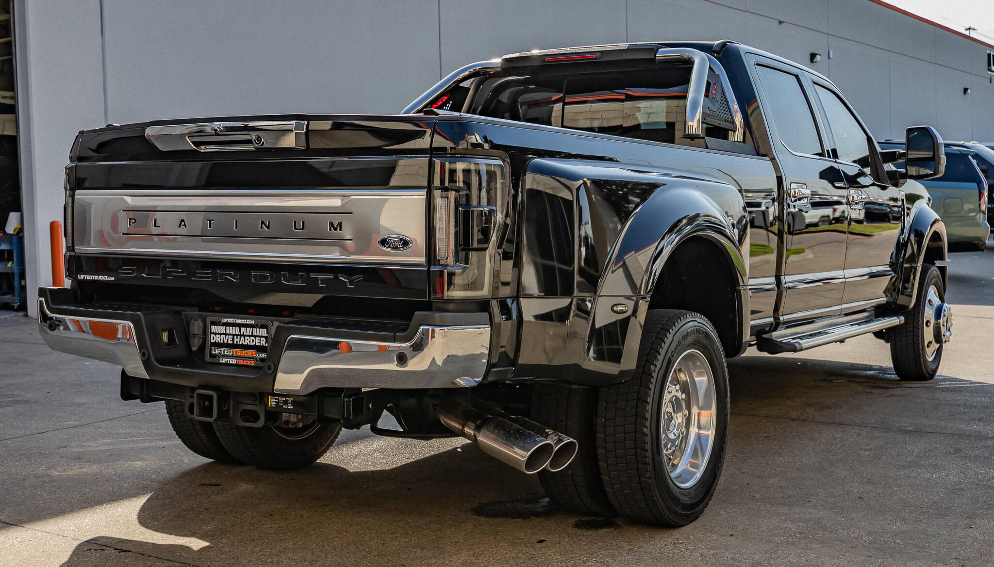 Used 2019 Ford F450 Platinum w/ Platinum Ultimate Package AWD/4WD image 9