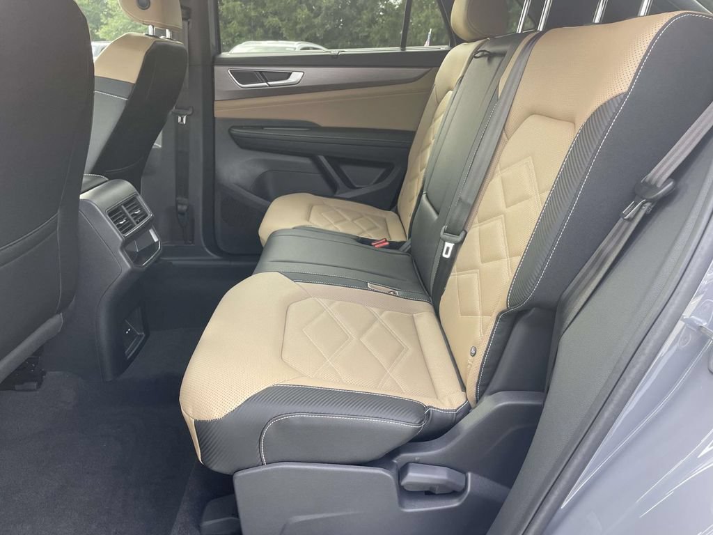 New 2026 Volkswagen Atlas Cross Sport SE FWD image 12