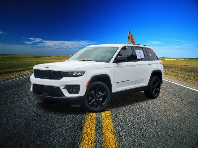 Certified 2023 Jeep Grand Cherokee Altitude AWD/4WD image 26