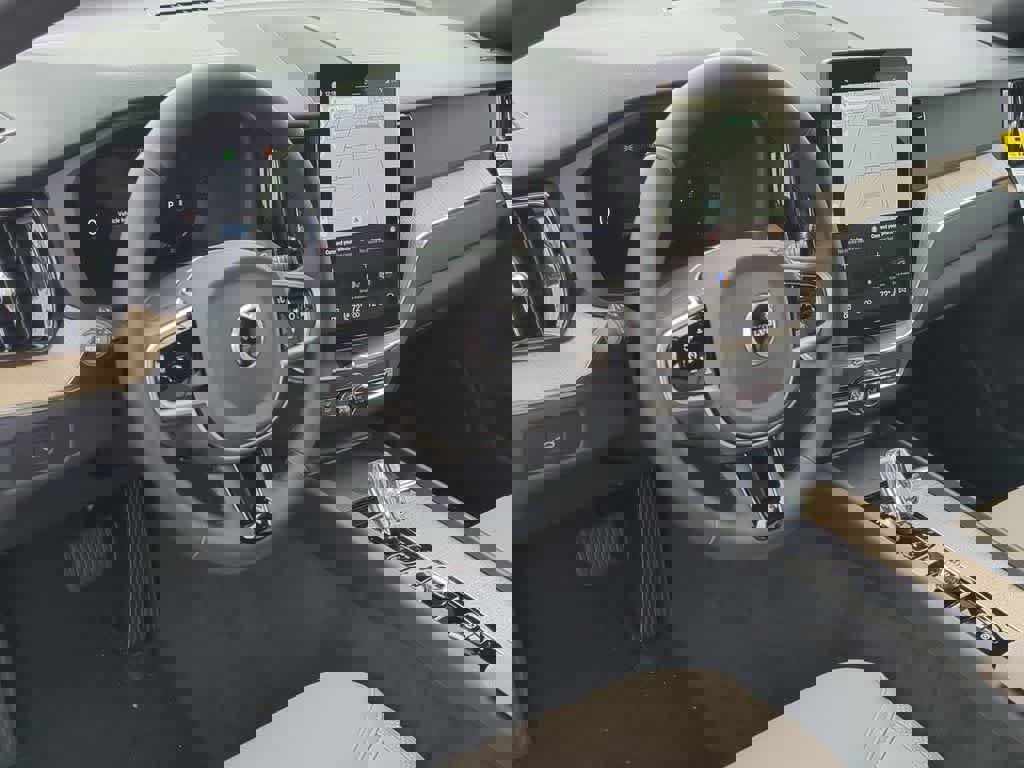 New 2026 Volvo XC60 B5 Plus w/ Protection Package Premier image 2