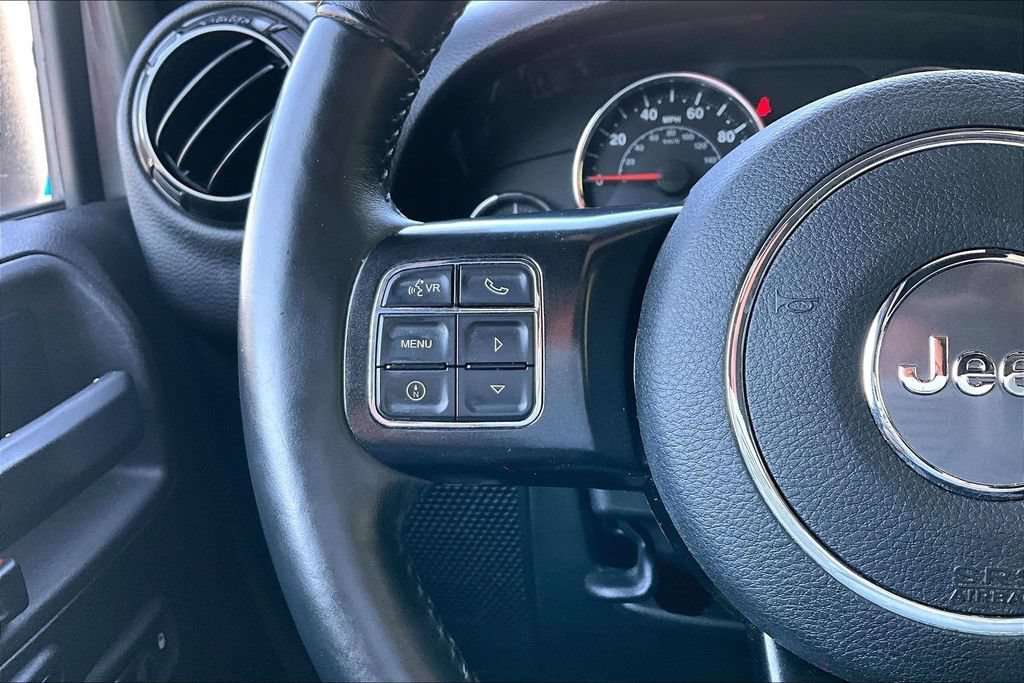 Used 2017 Jeep Wrangler Unlimited Sahara AWD/4WD image 11