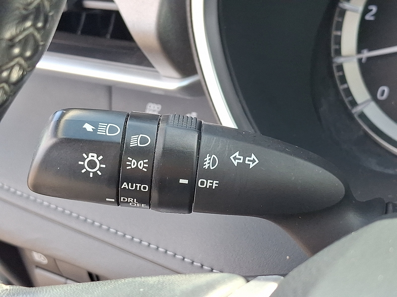 Used 2022 Toyota Highlander XLE AWD/4WD image 27