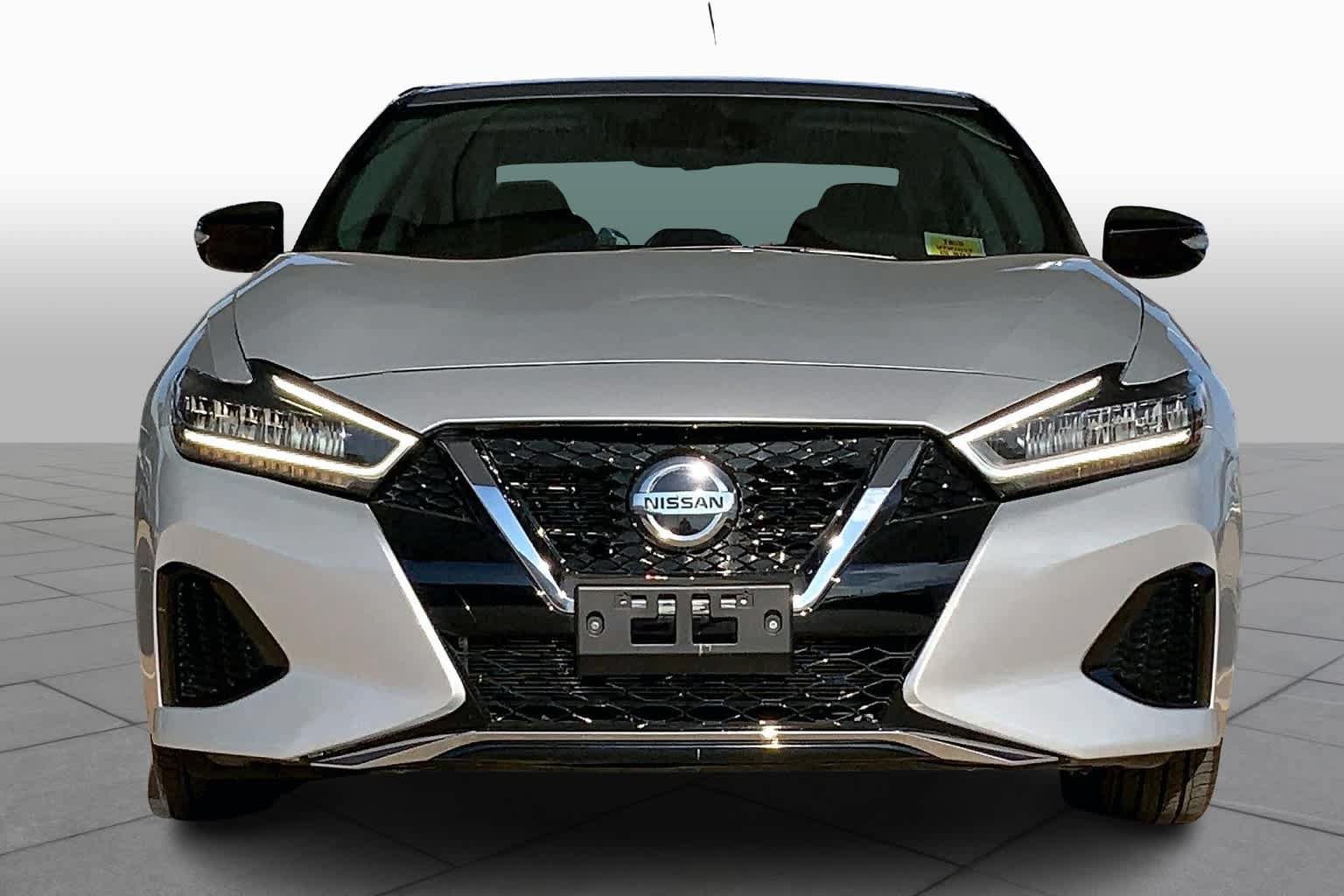 Used 2022 Nissan Maxima SV w/ Floor Mat Group FWD image 3