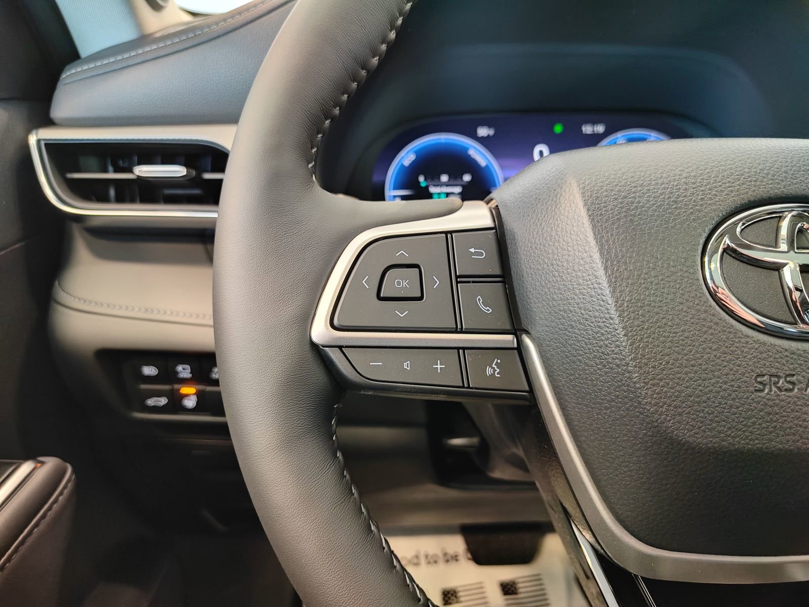 New 2026 Toyota Highlander Platinum image 23