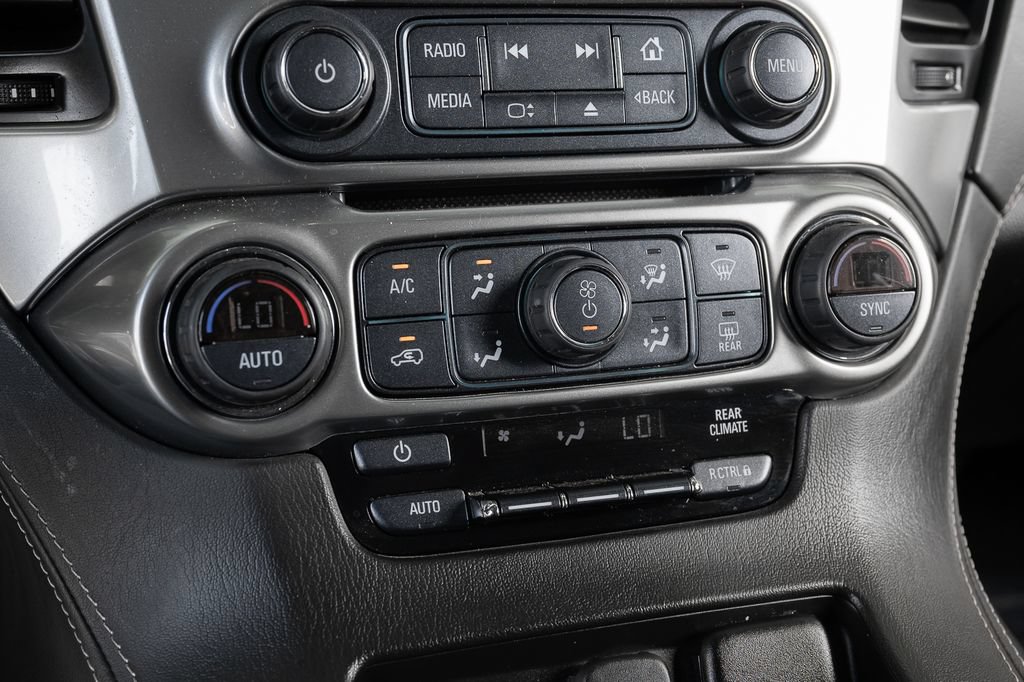 Used 2018 Chevrolet Suburban LS RWD image 32