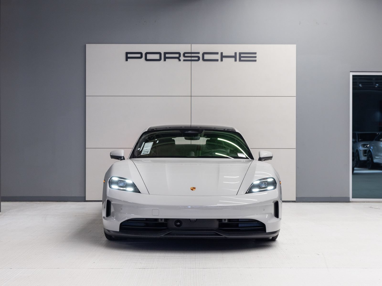 Certified 2026 Porsche Taycan AWD/4WD image 10