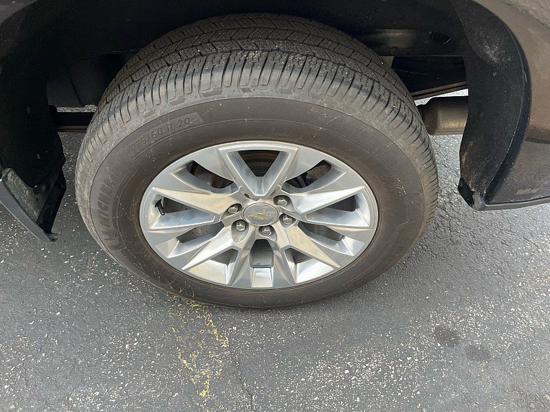 Used 2019 Chevrolet Silverado 1500 LTZ w/ LTZ Plus Package AWD/4WD image 12