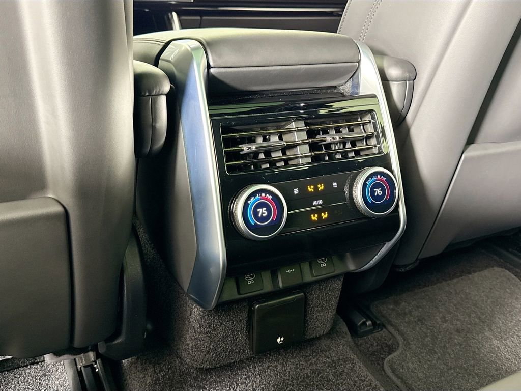 Used 2024 Land Rover Range Rover SE AWD/4WD image 16