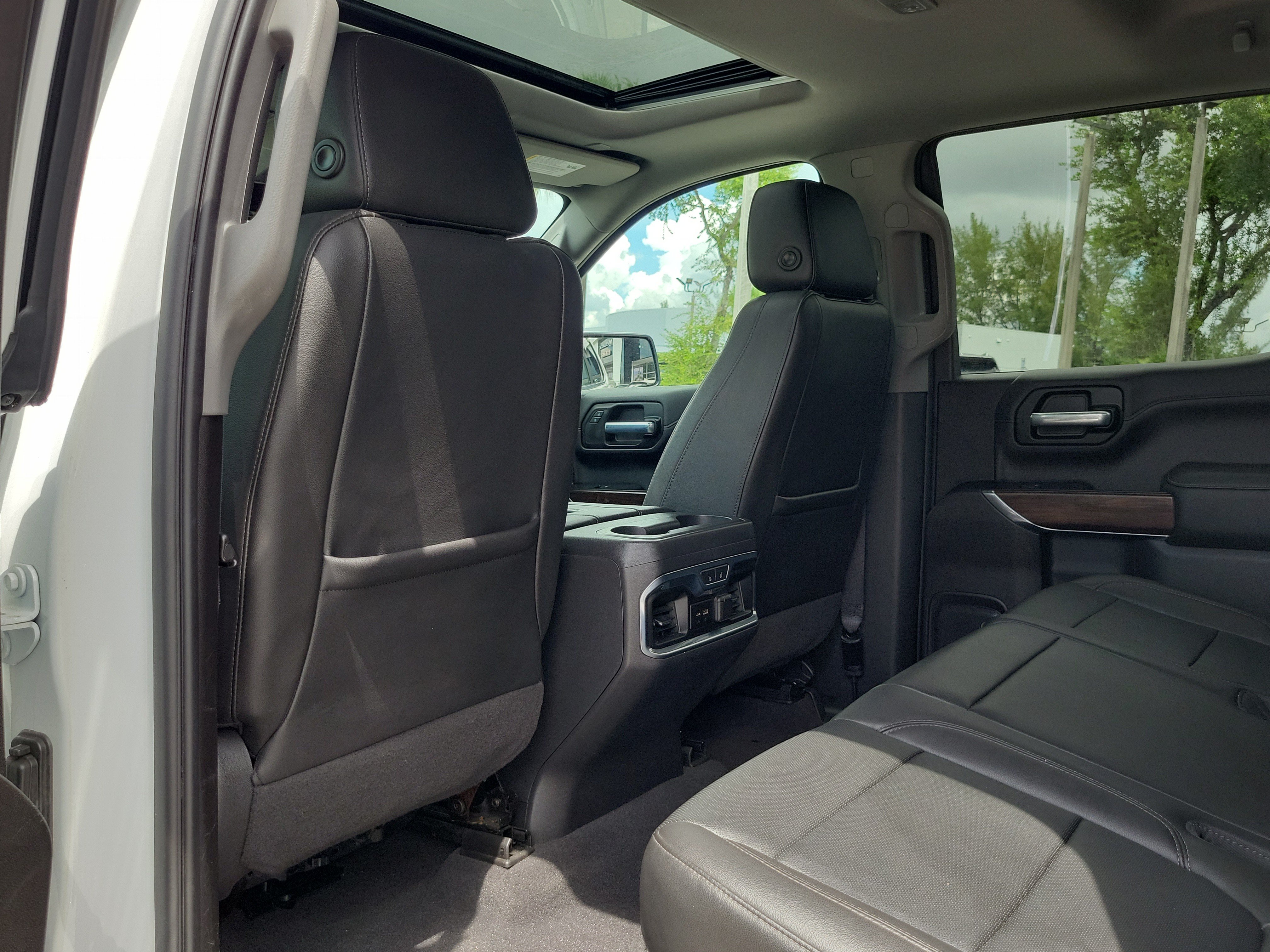 Used 2020 GMC Sierra 1500 SLT w/ SLT Premium Plus Package RWD image 16