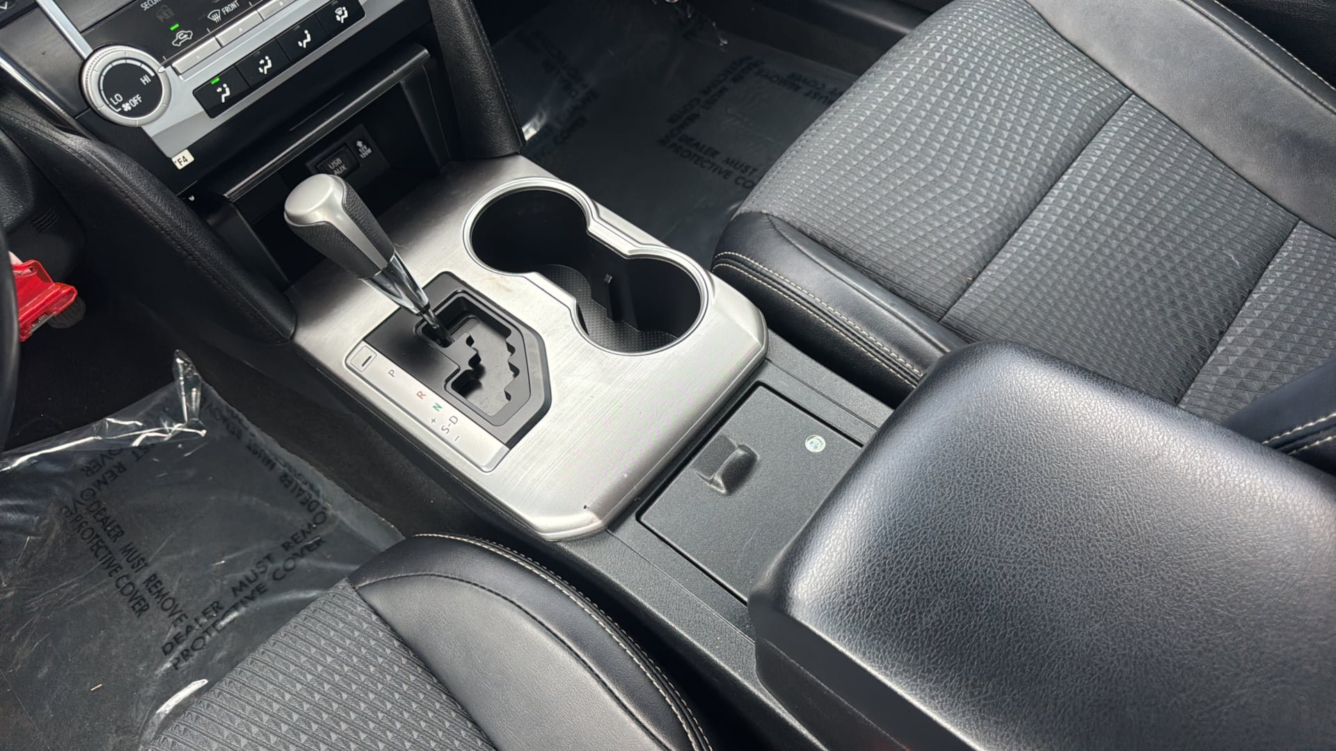 Used 2014 Toyota Camry SE FWD image 26