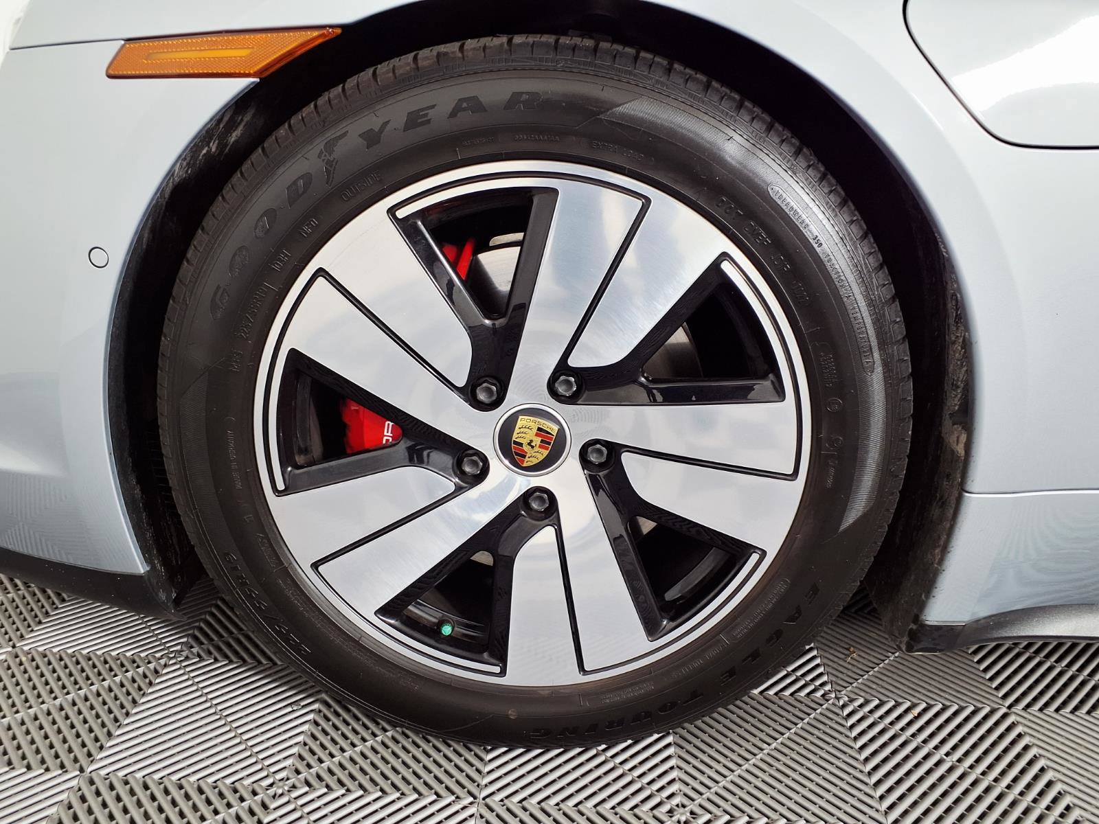 Used 2023 Porsche Taycan 4S image 7