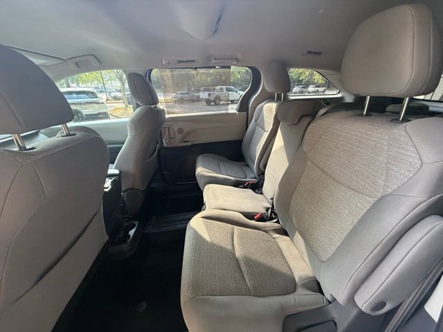 Used 2021 Toyota Sienna LE image 15