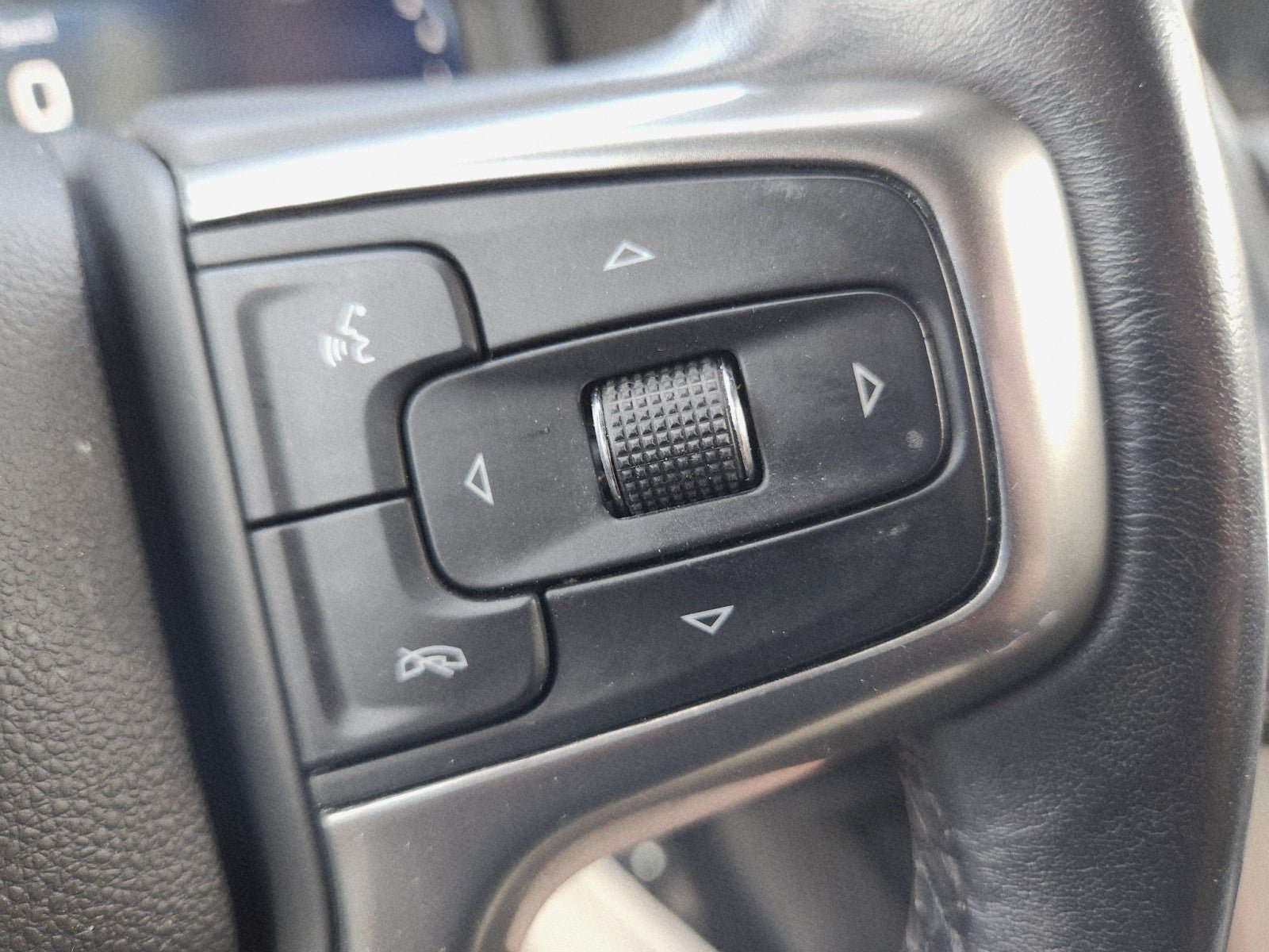 Used 2022 Chevrolet Tahoe LT w/ Luxury Package AWD/4WD image 43