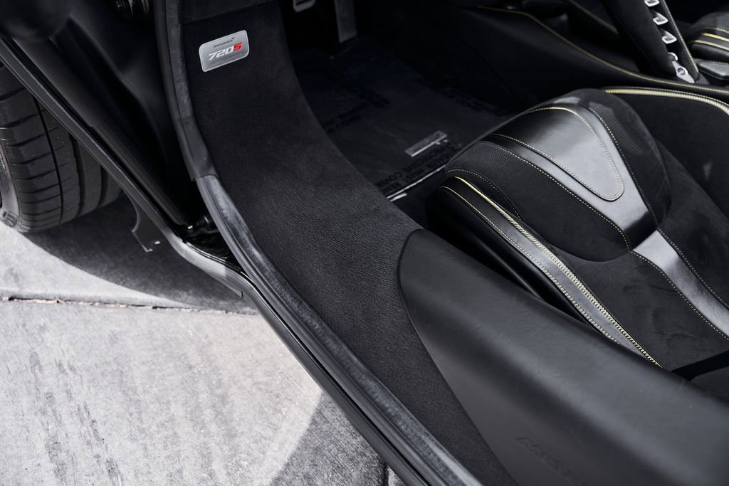 Used 2021 McLaren 720S Luxury RWD image 34