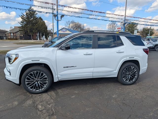 New 2026 GMC Terrain Denali w/ LPO, Black Badging Package image 4