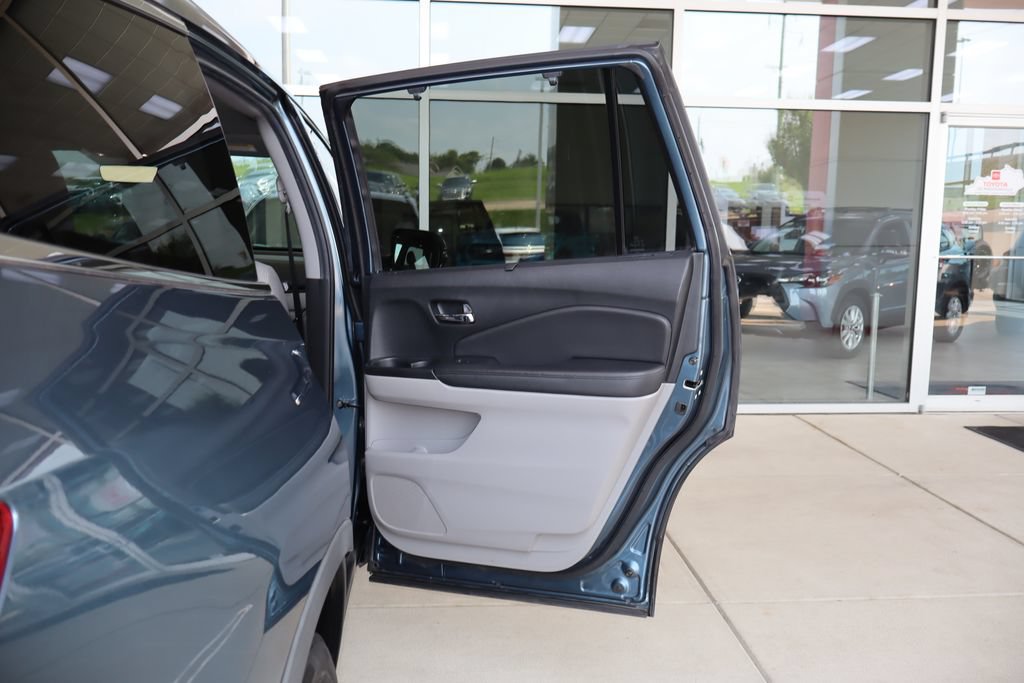 Used 2022 Honda Pilot Elite image 47