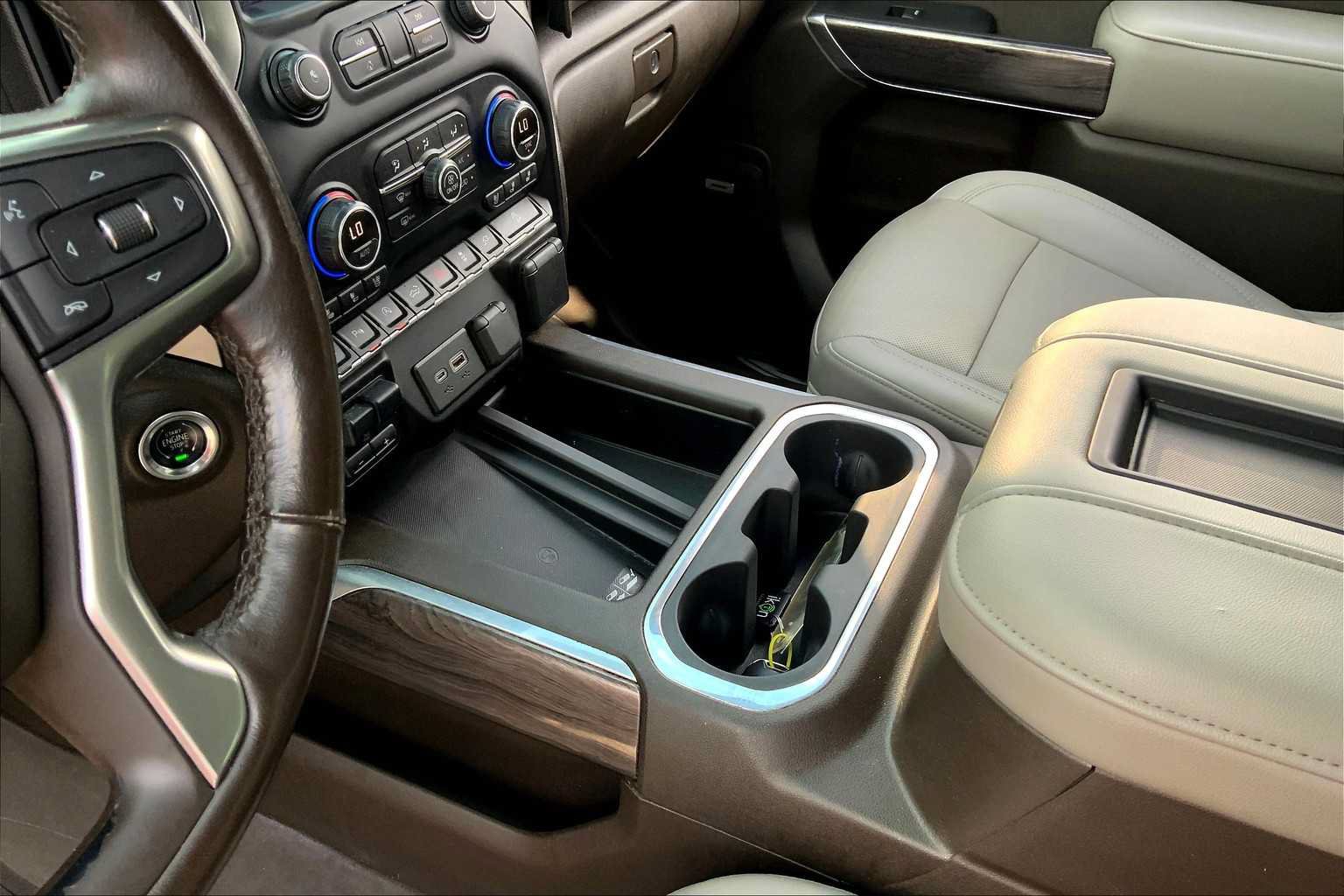 Used 2021 Chevrolet Silverado 1500 LTZ w/ LTZ Premium Texas Edition AWD/4WD image 17