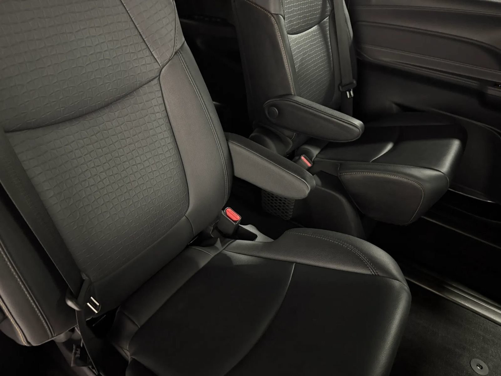 Used 2022 Toyota Sienna XLE Woodland Edition w/ Protection Package (TMS) AWD/4WD image 60