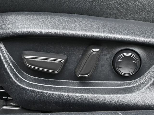 Used 2025 Toyota Camry SE FWD image 9