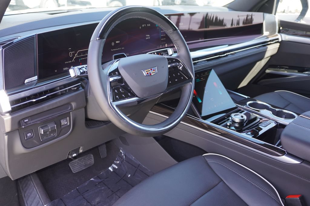 Used 2026 Cadillac Escalade Luxury RWD image 14
