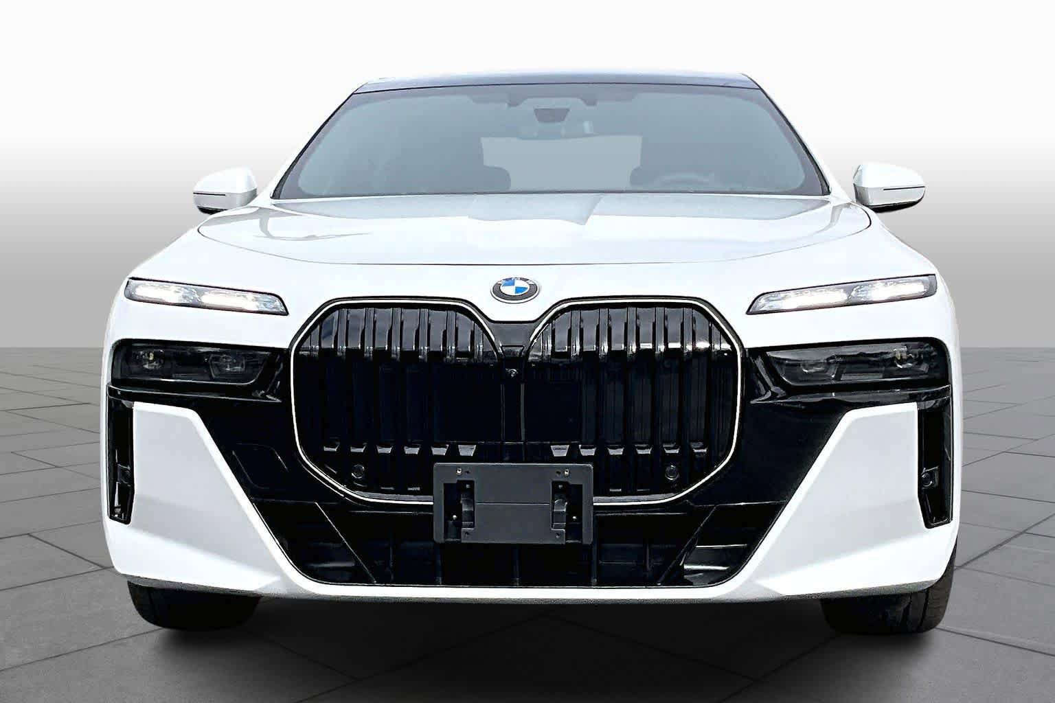 Used 2026 BMW 740i w/ Executive Package RWD image 4