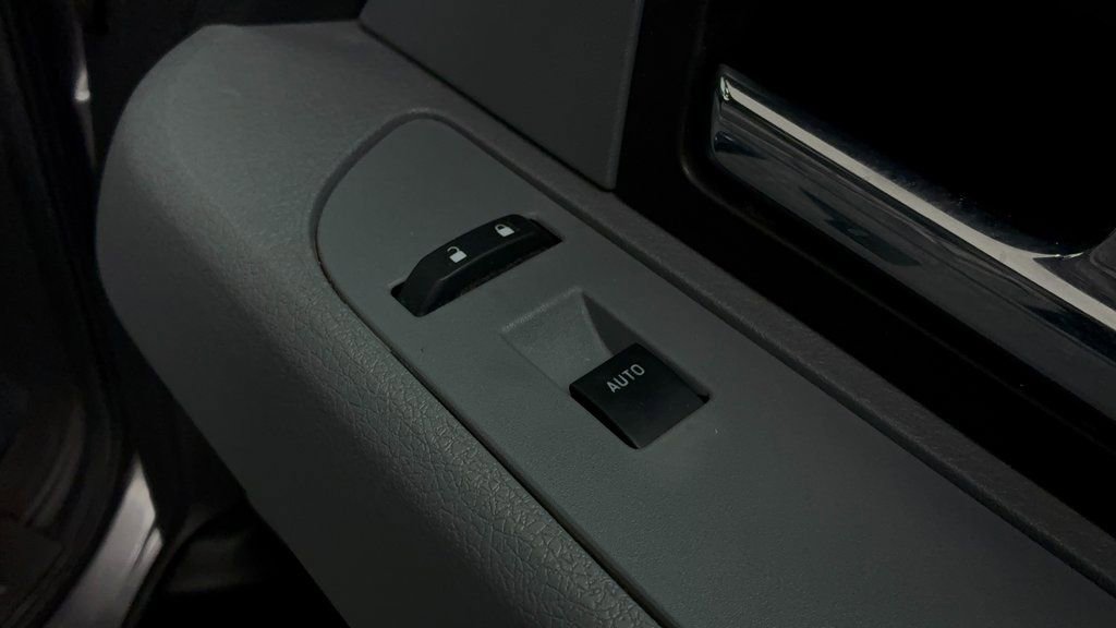 Used 2014 Ford F150 XLT w/ XLT Chrome Package image 48