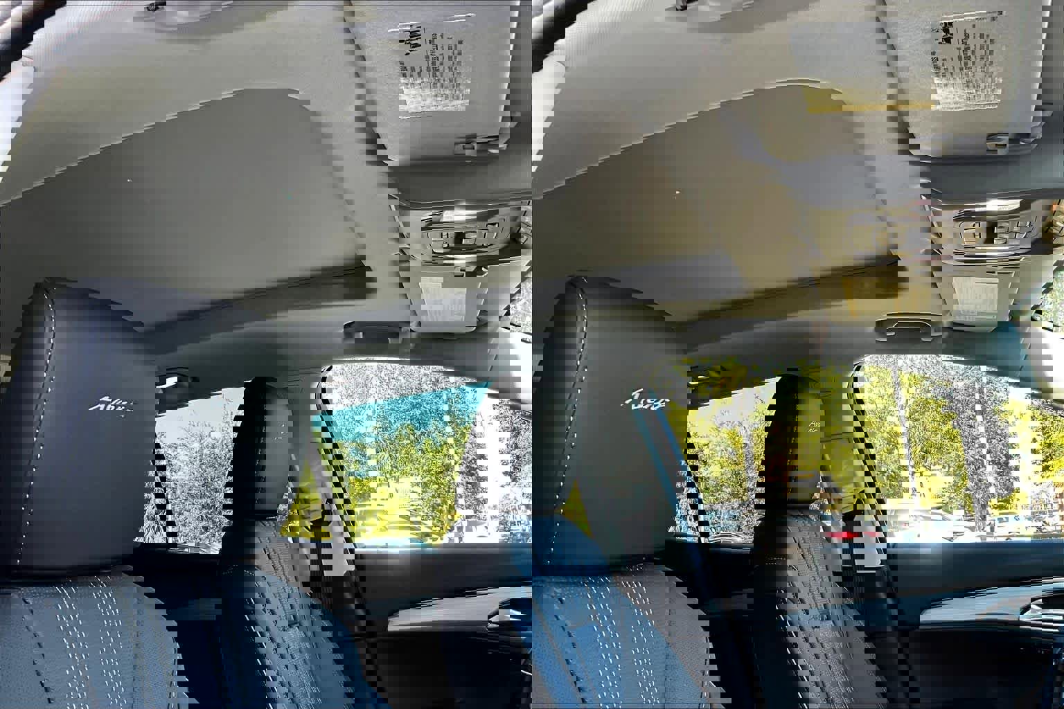 Used 2024 Buick Envision Avenir image 13