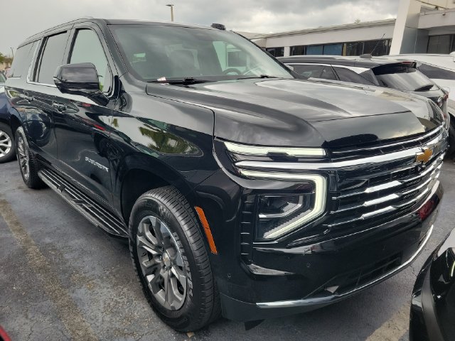 Used 2025 Chevrolet Suburban LT w/ Comfort Package RWD image 2
