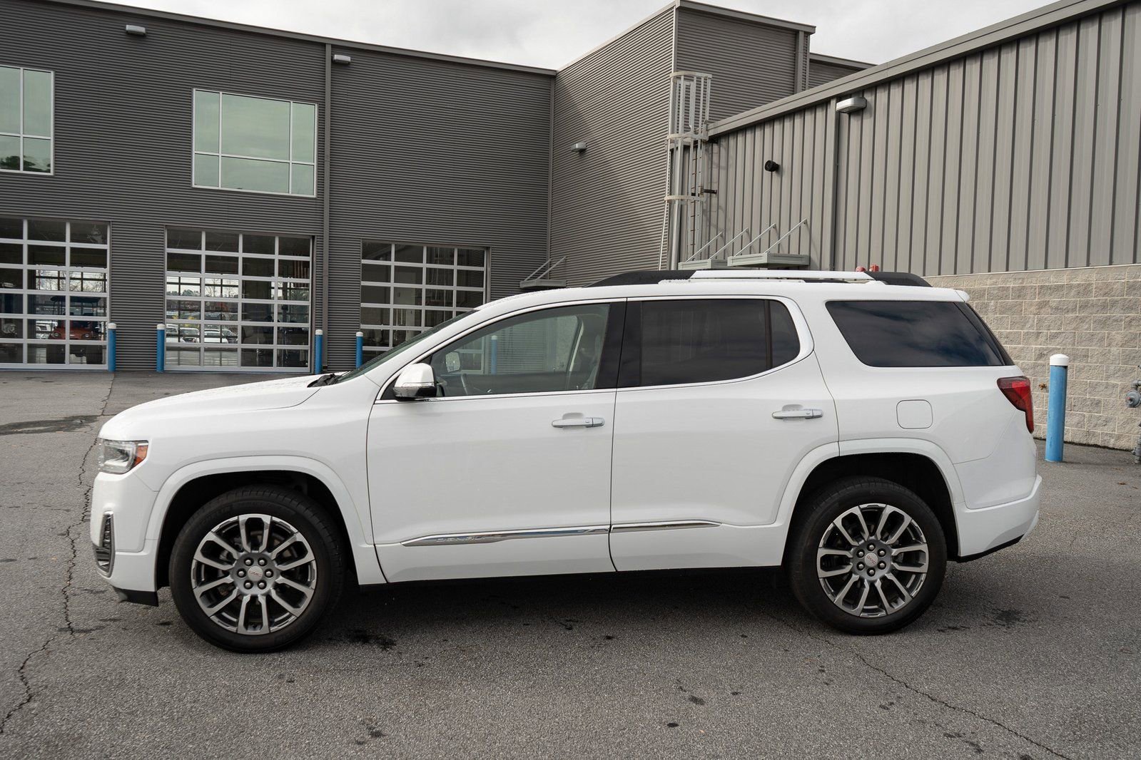 Used 2023 GMC Acadia Denali AWD/4WD image 5