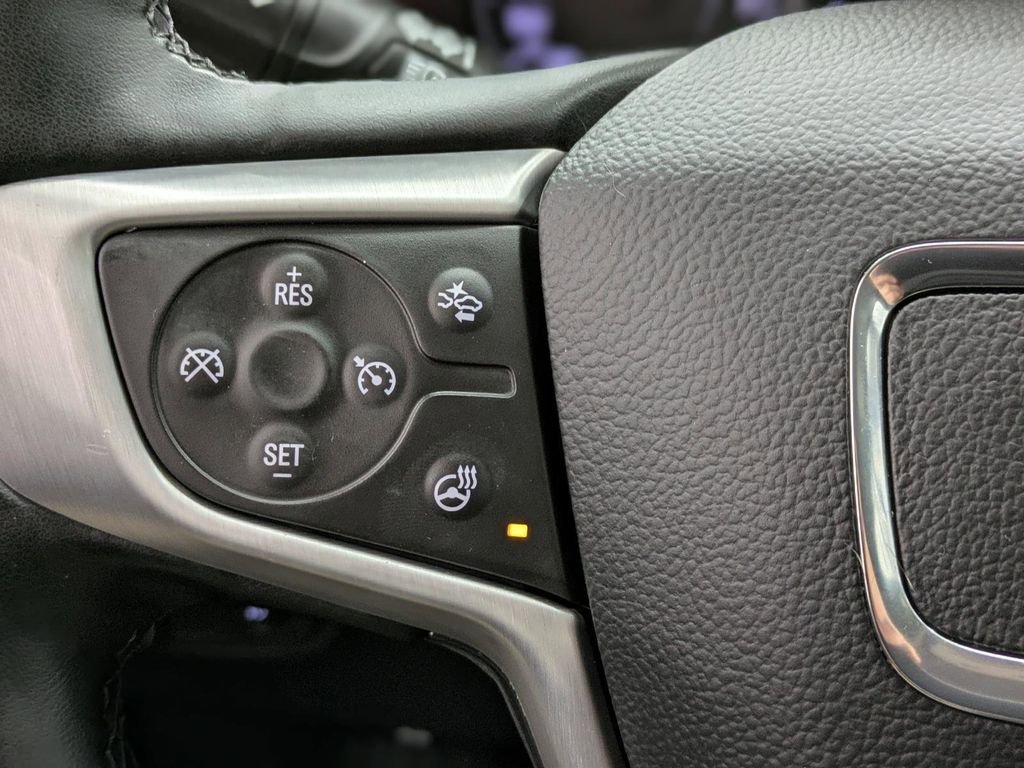 Used 2024 GMC Terrain SLT AWD/4WD image 5