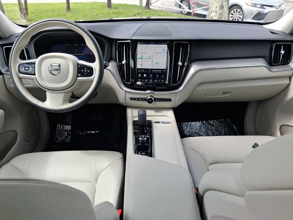 Used 2024 Volvo XC60 B5 Core w/ Protection Package Premier AWD/4WD image 9