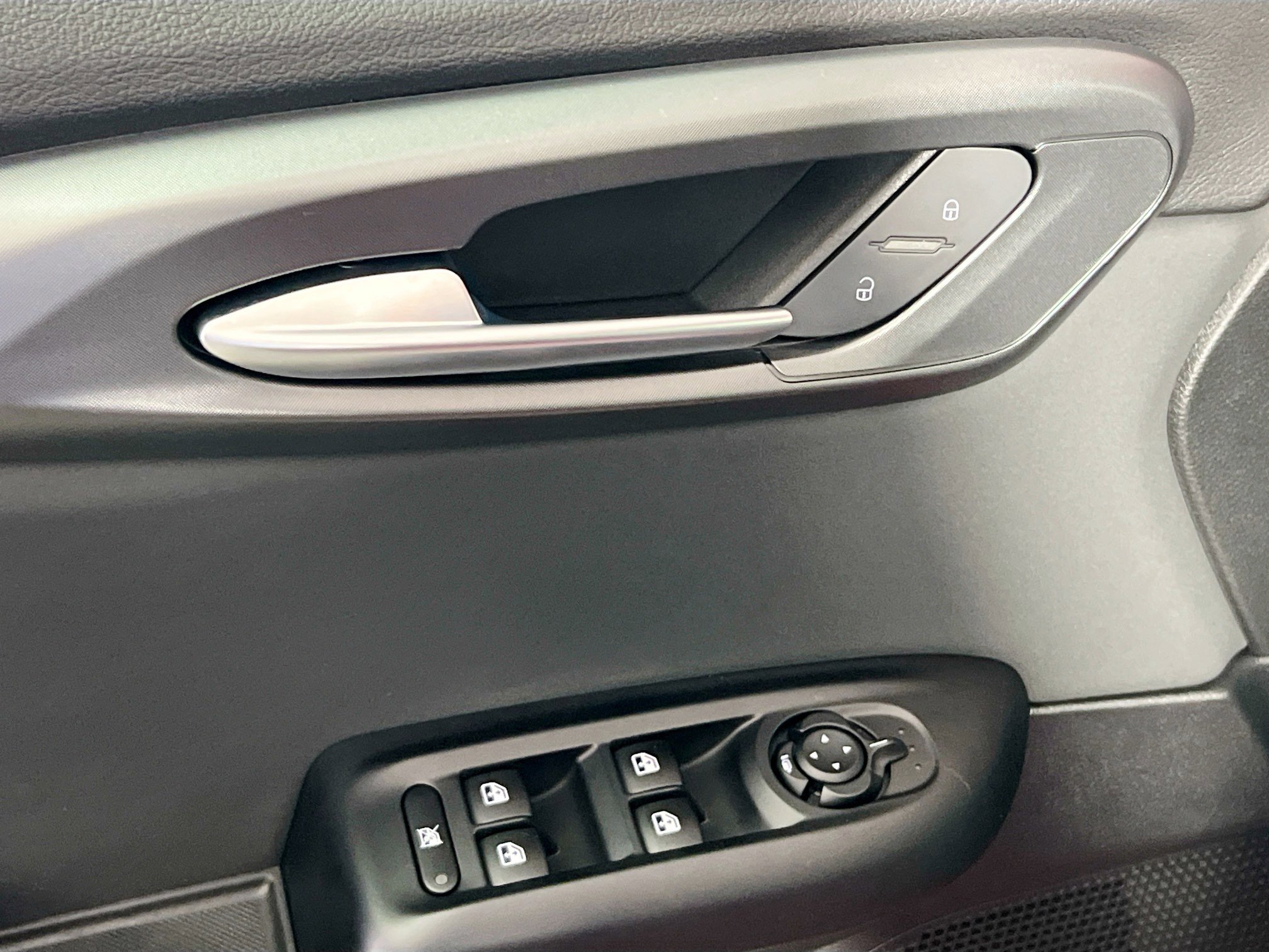 Used 2024 Alfa Romeo Tonale Ti w/ Premium Interior Package image 16