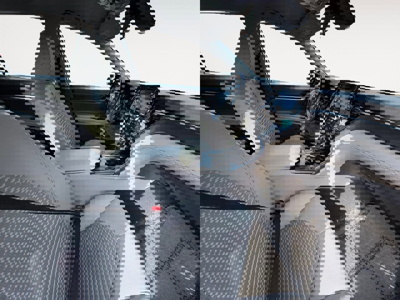 Used 2021 Toyota Camry SE image 16