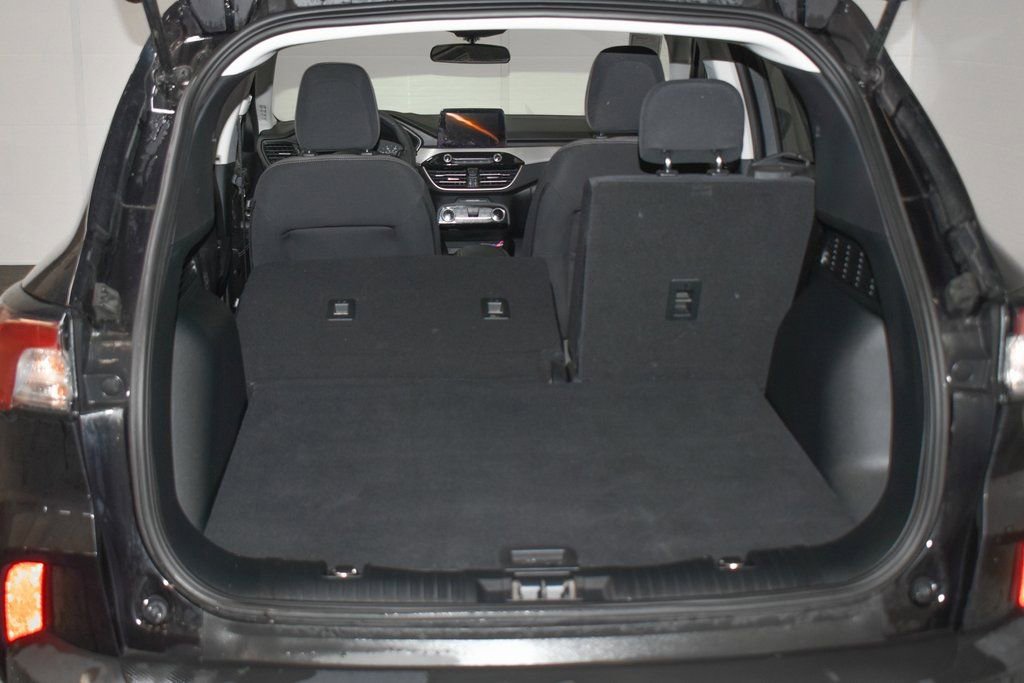 Used 2022 Ford Escape SE w/ SE Sport Appearance Package image 25