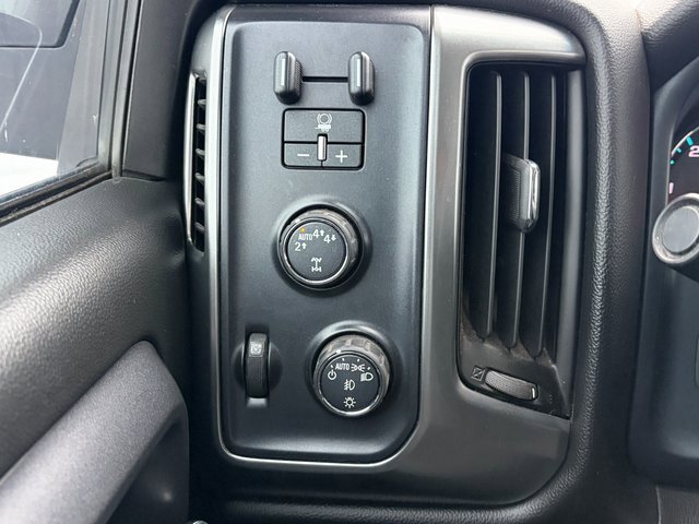 Used 2017 Chevrolet Silverado 1500 LT w/ All Star Edition image 29