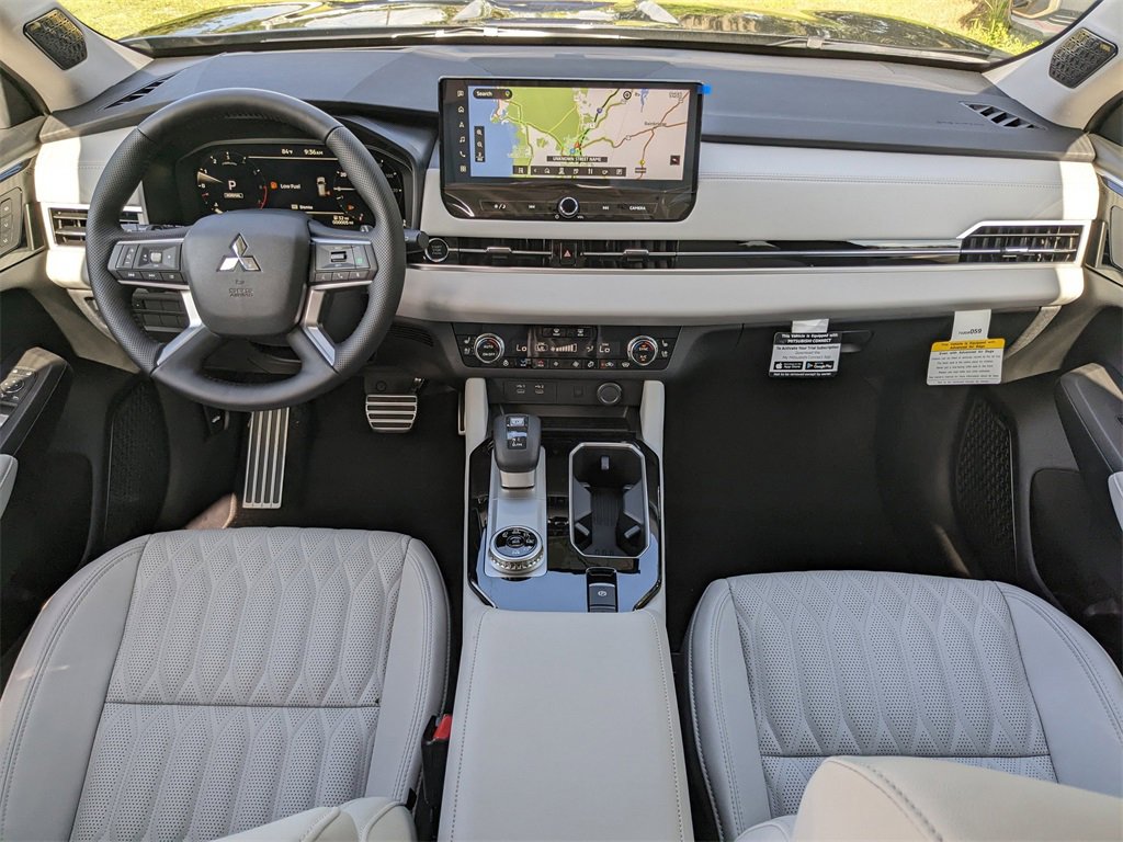 New 2025 Mitsubishi Outlander SEL image 16