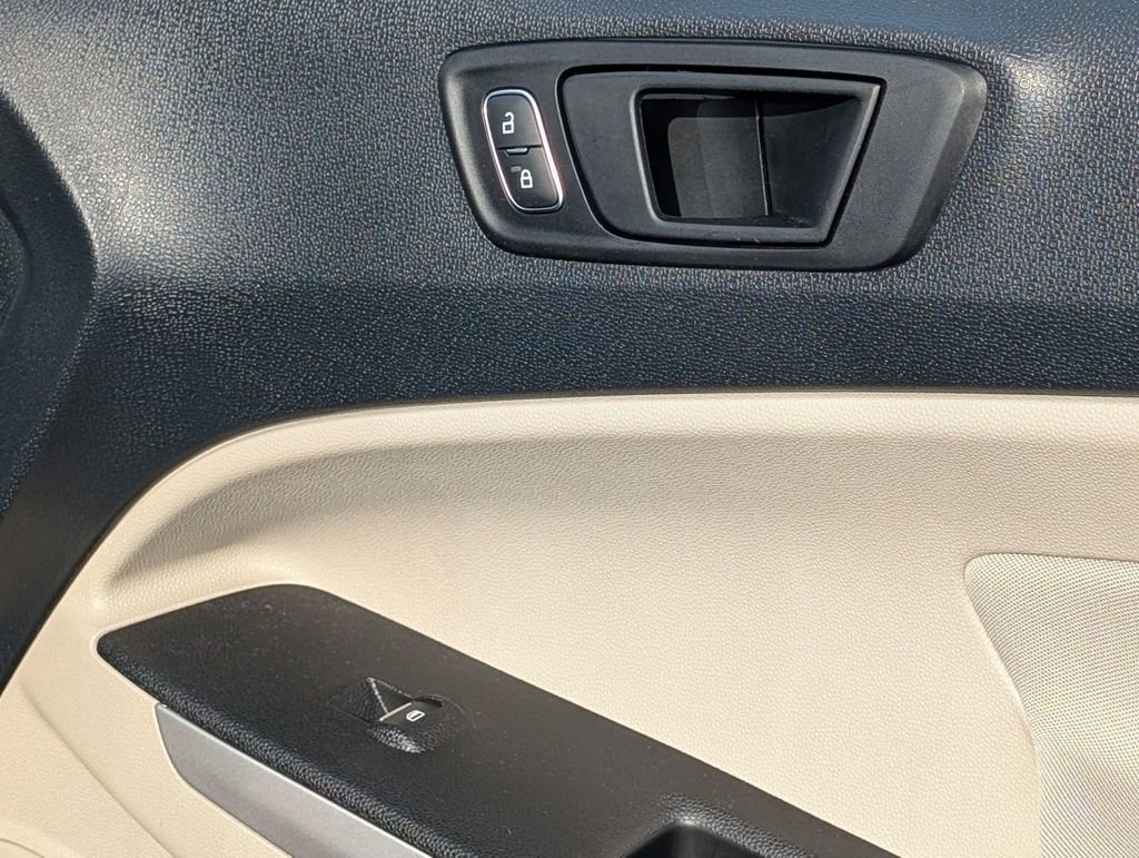 Used 2021 Ford EcoSport S image 45