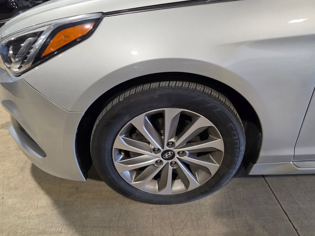 Used 2017 Hyundai Sonata Sport FWD image 3