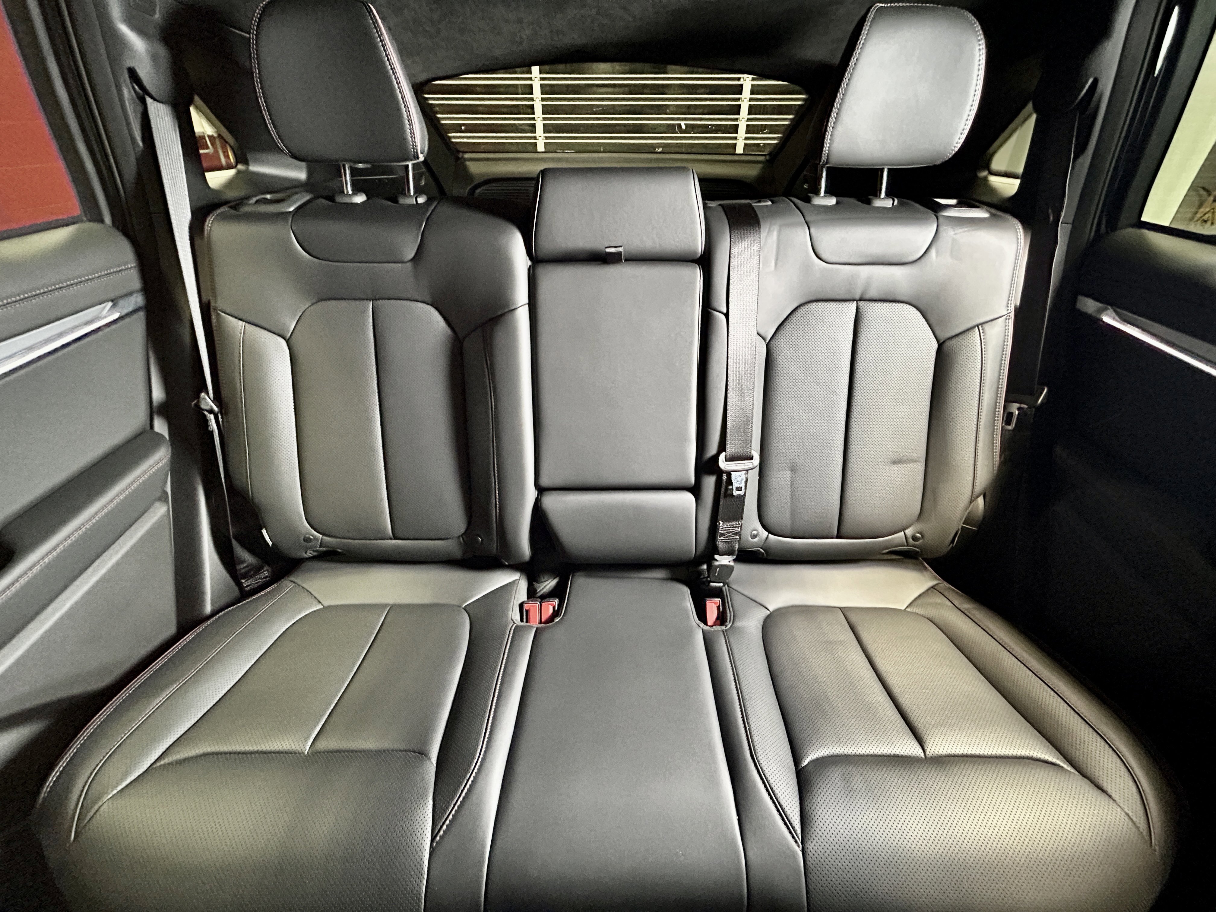 Used 2024 Jeep Wagoneer Launch Edition AWD/4WD image 35