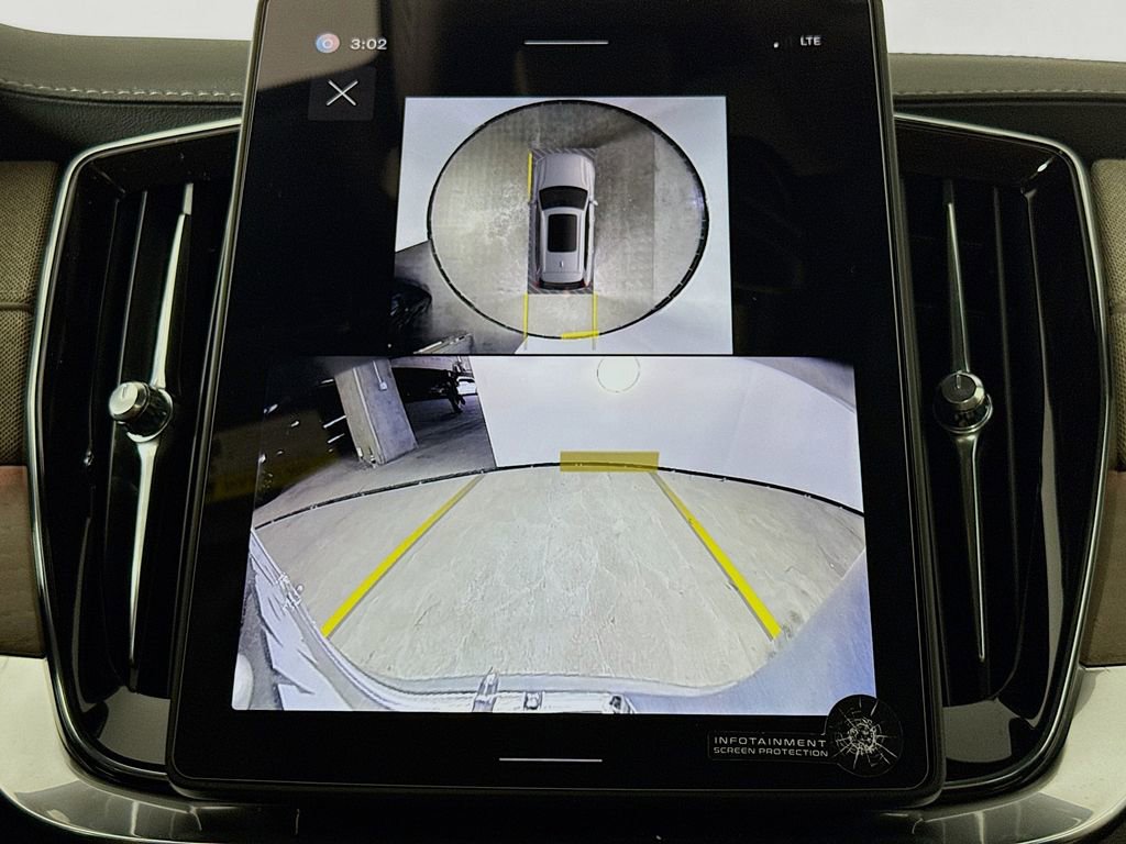New 2026 Volvo XC90 B6 Plus w/ Protection Package Premier image 13
