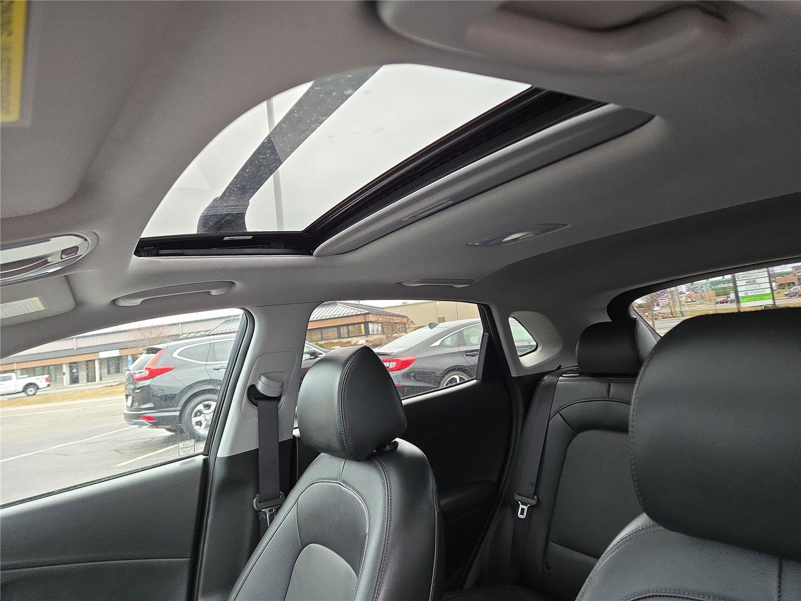 Used 2023 Hyundai Kona Limited image 21