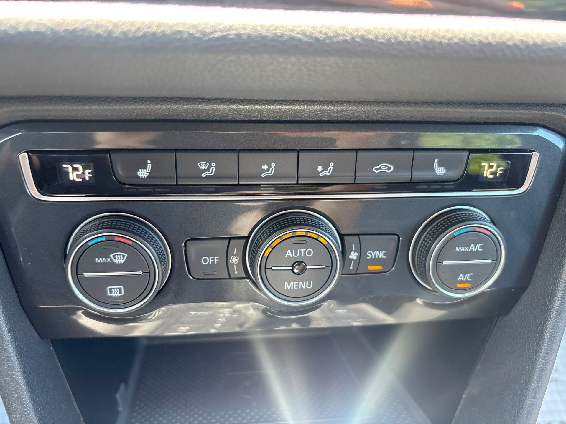 Used 2020 Volkswagen Tiguan SE R-Line AWD/4WD image 17
