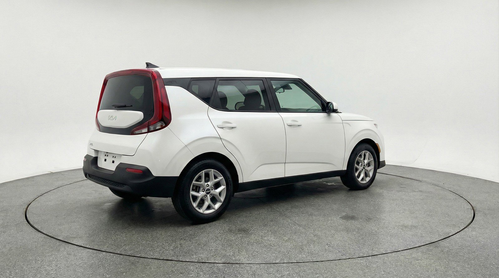 Used 2025 Kia Soul LX w/ LX Technology Package FWD image 9