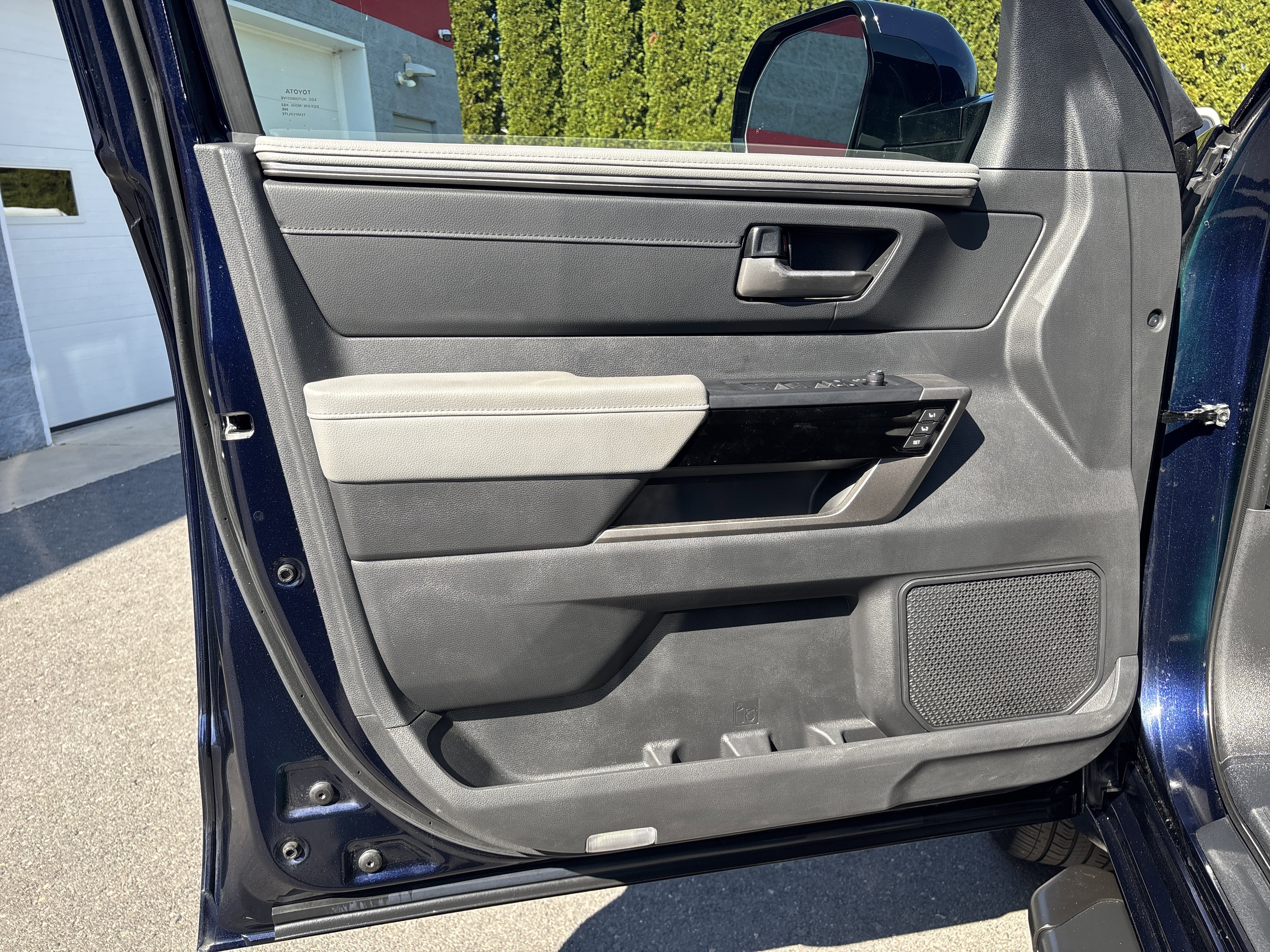 Used 2024 Toyota Tundra Limited image 15