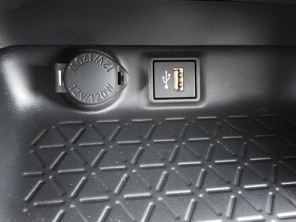 Used 2024 Toyota RAV4 LE image 31