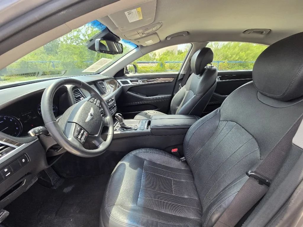 Used 2016 Hyundai Genesis 3.8 RWD image 14