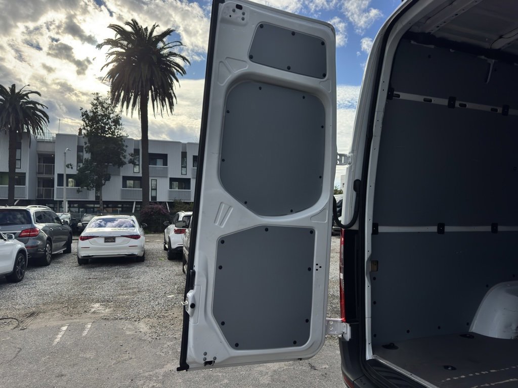 Used 2024 Mercedes-Benz Sprinter 2500 image 11