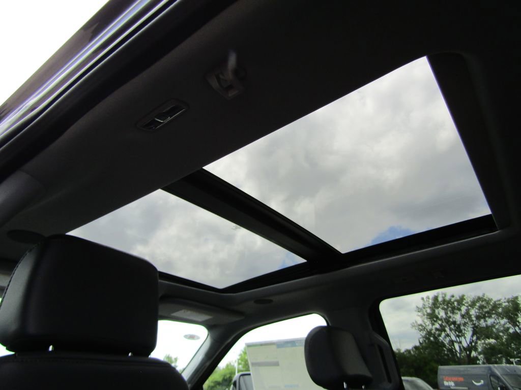 New 2025 Ford F350 Lariat w/ Lariat Ultimate Package image 14