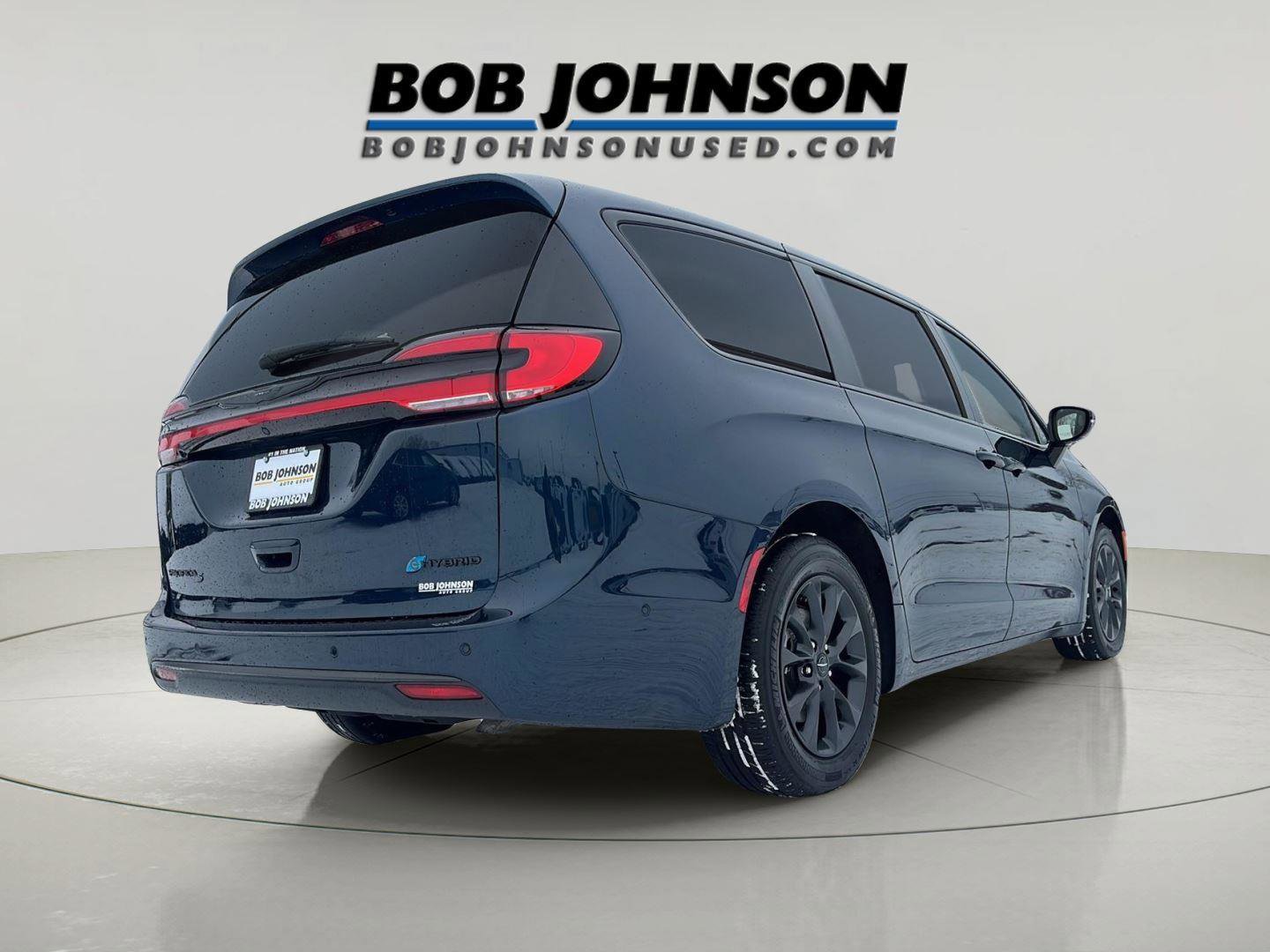 Used 2024 Chrysler Pacifica Limited image 7